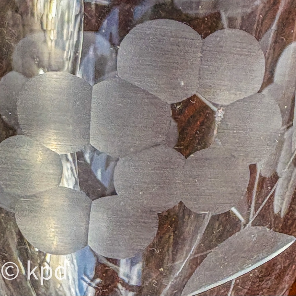 Vintage Etched Floral Wine Glasses – Pair of 2 Elegant 1950s Crystal Goblets, - Picture 9 of 10